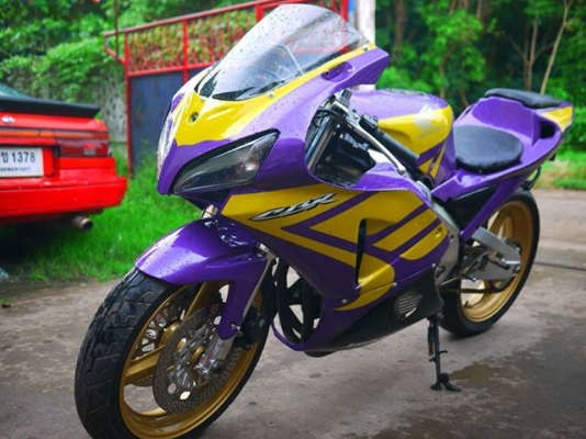 ขาย CBR400 แฟริ่งRc212 พร้อมท่อสูตร Jmca พักเท้าเกียร์โยง ทะเบียนแท้จัดไฟแนนท์ได้ ราคา 93000 by 400 Club Thailand www.400clubthailand.com 0803355484