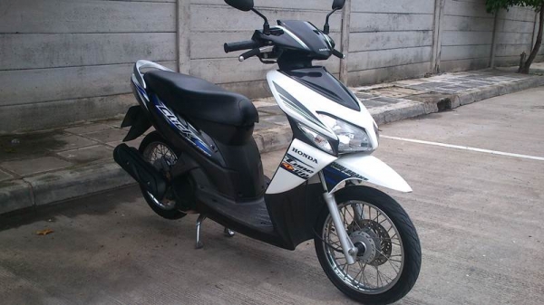 ขายด่วน Click ยางใหม่ สวยๆ พร้อมใช้งานได้เลย ครับ