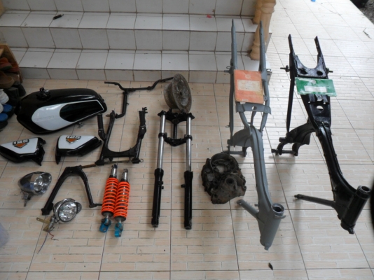 ขายโครง wing125 - GL100 มีทะเบียน อะไหล่อีกนิดหน่อย