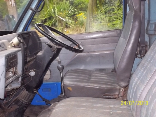 ขายISUZU NPR  คัชซี77300  100 แรง  เกียร์สายสั้น