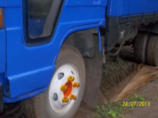 ขายISUZU NPR  คัชซี77300  100 แรง  เกียร์สายสั้น