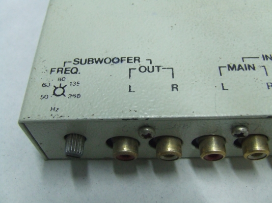 ขายปรีKENWOODของแท้แน่นอนมีวอลลู่มซับแยกเสียงเบสหนักเสียงกลางชัดไม่หง่า่วรับรองไม่มีผิดหวัง