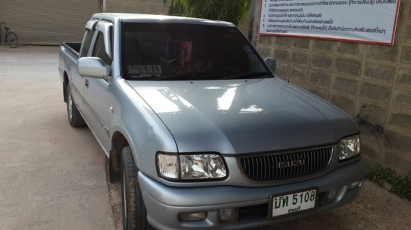 ขาย ISUZU DRAGON EYE SPACE CAB SLX