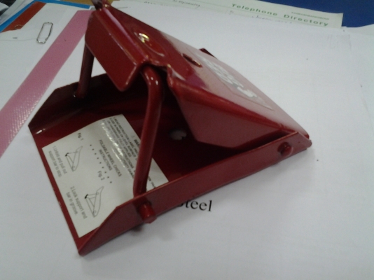 SEFTY WHEEL CHOCKS Model no TD3553 bigred อุปกรณ์ หนุนล้อพับเก็บได้  กันรถ ถไหลขณะซ่อมหรือจอด ที่ควรมีติดรถไว้