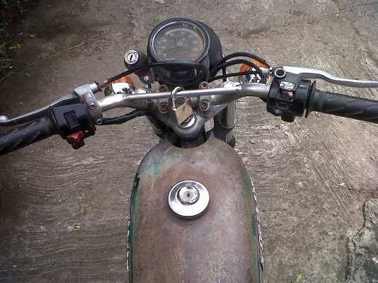 ขาย 'Kawasaki G7 100 sport 5 เกียร์ เครื่องเดิม 100 cc. ครับ เดิมๆ สภาพ80\% ครับมีเล่มทะเบียนครับ โอนลอยได้ แต่ขาดต่อครับ รถอยู่ราชบุรีครับ พร้อมใช้งาน สนใจมาลองขี่ได้ครับ หรือโทร 087-1531261 เจมส์ครับ ^^โทรถามรายละเอียดได้นะครับ  * ออโตลูปใช้ได้ปกติค