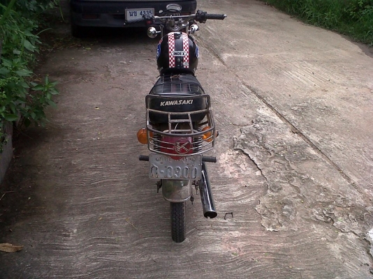 ขาย 'Kawasaki G7 100 sport 5 เกียร์ เครื่องเดิม 100 cc. ครับ เดิมๆ สภาพ80\% ครับมีเล่มทะเบียนครับ โอนลอยได้ แต่ขาดต่อครับ รถอยู่ราชบุรีครับ พร้อมใช้งาน สนใจมาลองขี่ได้ครับ หรือโทร 087-1531261 เจมส์ครับ ^^โทรถามรายละเอียดได้นะครับ  * ออโตลูปใช้ได้ปกติค