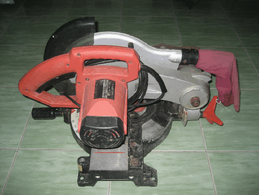 ขายด่วนเลื่อยองศา maktec MT230 1500W แท้100\%