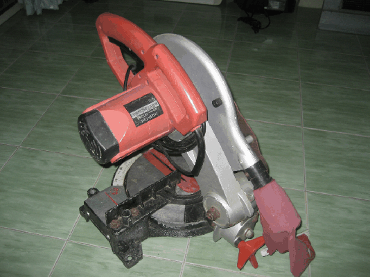 ขายด่วนเลื่อยองศา maktec MT230 1500W แท้100\%