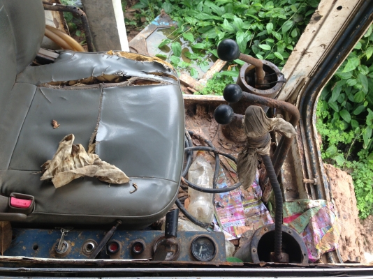 KOMATSU PC 60-2 รถเครื่องเดิมปั๊มเดิมแห้งดีทั้งคันไม่มีเยิ้ม ทำงานเร็วไม่โหลดครับพร้อมทำงานได้เลย ภายในเก๋งคอนโทรลยาวสภาพดี ภายนอกบูมอาร์มมีปะบ้างเล็กน้อย เอวแน่นดี ช่วงล่างโซ่บูทใบแทรกหนาดีประมาณ 60\% พร้อมทำงานได้เลย เอกสารสัญญาซื้อขาย ราคาต่อรองได้ครับ KOMATSU PC 60-2 รถเครื่องเดิมปั๊มเดิมแห้งดีทั้งคันไม่มีเยิ้ม ทำงานเร็วไม่โหลดครับพร้อมทำงานได้เลย ภายในเก๋งคอนโทรลยาวสภาพดี ภายนอกบูมอาร์มมีปะบ้างเล็กน้อย เอวแน่นดี ช่วงล่างโซ่บูทใบแทรกหนาดีประมาณ 60\% พร้อมทำงานได้เลย เอกสารสัญญาซื้อขาย ราคาต่อรองได้ครับ