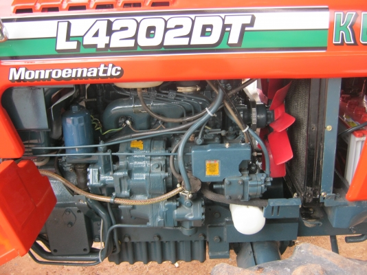 ขายด่วนรถไถนา KUBOTA L4202  4WD 4X4 เพาเวอร์เทอร์โบเก่าจากญี่ปุ่นยังไม่เคยใช้ทำงานในเมืองไทยเลยครับ...