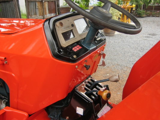 ขายด่วนรถไถนา KUBOTA L4202  4WD 4X4 เพาเวอร์เทอร์โบเก่าจากญี่ปุ่นยังไม่เคยใช้ทำงานในเมืองไทยเลยครับ...