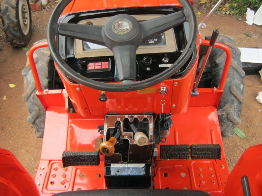 ขายด่วนรถไถนา KUBOTA L4202  4WD 4X4 เพาเวอร์เทอร์โบเก่าจากญี่ปุ่นยังไม่เคยใช้ทำงานในเมืองไทยเลยครับ...