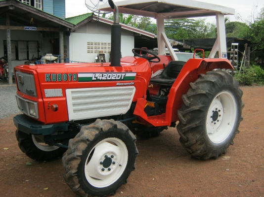 ขายด่วนรถไถนา KUBOTA L4202  4WD 4X4 เพาเวอร์เทอร์โบเก่าจากญี่ปุ่นยังไม่เคยใช้ทำงานในเมืองไทยเลยครับ...