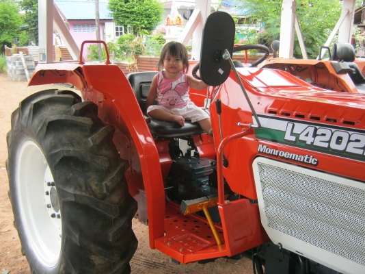 ขายด่วนรถไถนา KUBOTA L4202  4WD 4X4 เพาเวอร์เทอร์โบเก่าจากญี่ปุ่นยังไม่เคยใช้ทำงานในเมืองไทยเลยครับ...