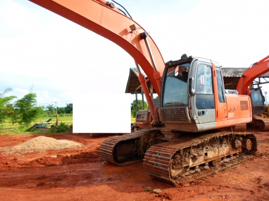 ขาย แบคโฮ HITACHI ZX 200  รถสวย ทำงานน้อย เอกสารพร้อม