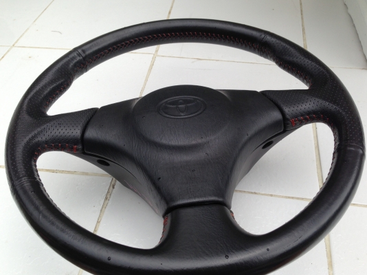 ขายวงพวงมาลัยToyota SRS หนังเย็บ สีแดง