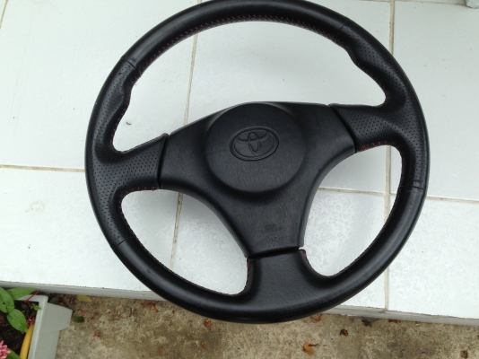 ขายวงพวงมาลัยToyota SRS หนังเย็บ สีแดง