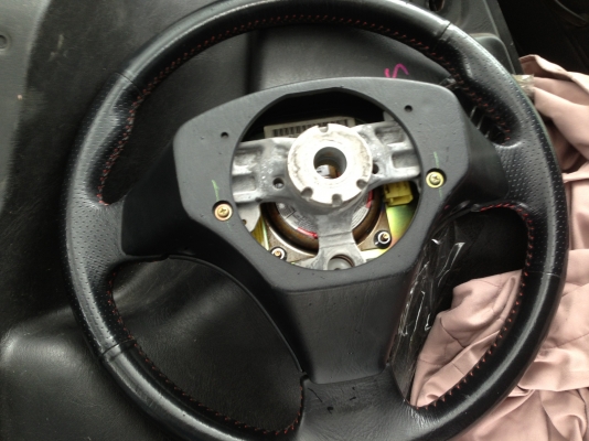 ขายวงพวงมาลัยToyota SRS หนังเย็บ สีแดง