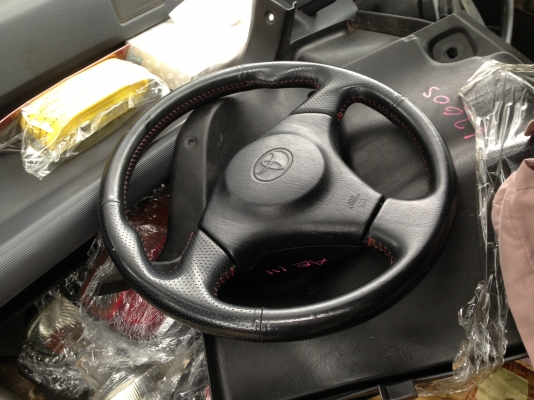 ขายวงพวงมาลัยToyota SRS หนังเย็บ สีแดง