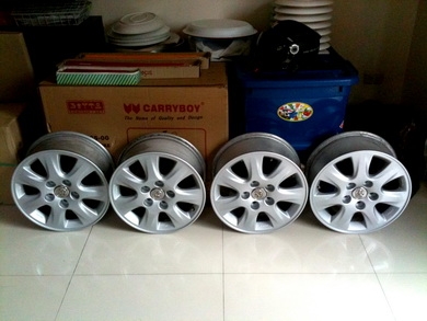 แม็กซ์โตโยต้า แคมรี่ ขนาด 15 นิ้ว 5 รู114 ใส่ได้หลายรุ่นครับ แม็กซ์โตโยต้า แคมรี่ ขนาด 15 นิ้ว 5 รู114 ใส่ได้หลายรุ่นครับ