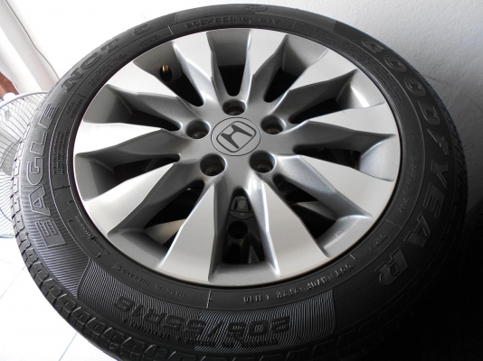 ขายล้อแม็ก honda civic ขอบ 16 พร้อมยาง Goodyear ปี 10/เทิร์นได้ - ใส่ฟรีค่ะ