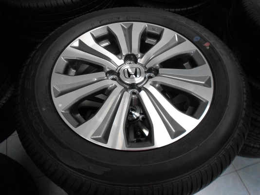 ขายล้อแม็ก Honda Freed ขอบ 15 พร้อมยางป้ายแดงปี 12/เทิร์นได้-ใส่ฟรีค่ะ