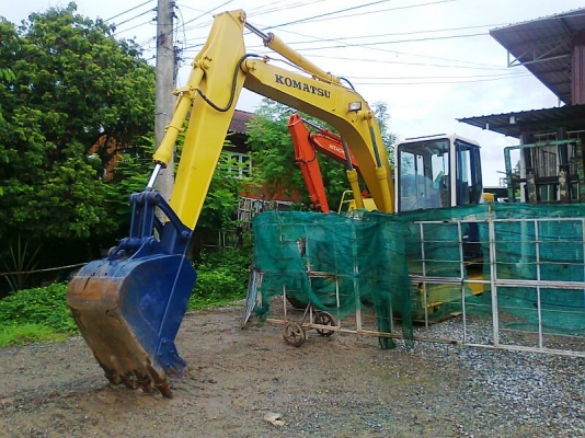 ขาย..รถขุด KOMATSU PC100-5 รถเก่าญี่ปุ่นแท้ รถสวย ไฟฟ้าครบ เอกสารใบอินวอยล์ จดทะเบียนได้.