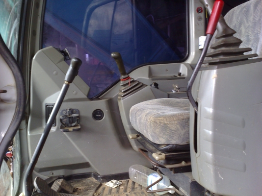 ขายรถแบคโฮ KOBELCO MARK 6 YN 10 เครื่องเดิมปั้้มเดิมไฟฟ้าเต็มโซ่ 70\% เอกสารใบแจังจำหน่าย