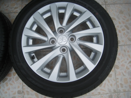 ขายล้อแม็ก Mitsubishi attrage ป้ายแดง 15"x5.5" et38 4รู100 + ยางปี 2313 Toyota,suzuki,mazda ก็ใส่ได้ครับ  (081-3747940)