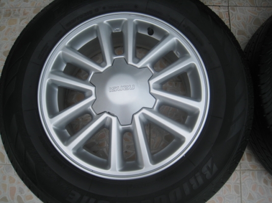 ขายล้อแม็ก All new Isuzu d-max 16"x6.5" et41 6รู139 + ยาง  ปี12 สนใจติดต่อ เล็กคลองสาม (081-3747940)