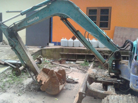 ขายรถขุด KOMATSU PC40 FR  ปั้มนิ้ว คอนโทลน้ำมัน