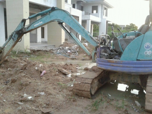 ขายรถขุด KOMATSU PC40 FR  ปั้มนิ้ว คอนโทลน้ำมัน