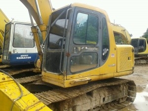 ขายโกมัสสุ 120 รุ่น 6 เอกสารพร้อมโอน ไฟฟ้าอยู่ ขาดจอ รถเต็ม ไบสวย โซ้ดี