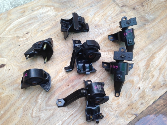 ขายยางแท่นเครื่องTOYOTA corolla