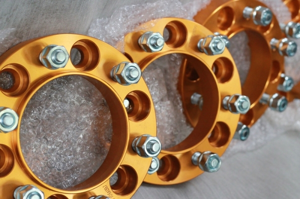 ขายสเปเซอร์อลูมิเนียมคุณภาพ นำเข้า สำหรับรถกระบะ SUV