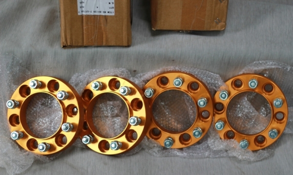 ขายสเปเซอร์อลูมิเนียมคุณภาพ นำเข้า สำหรับรถกระบะ SUV