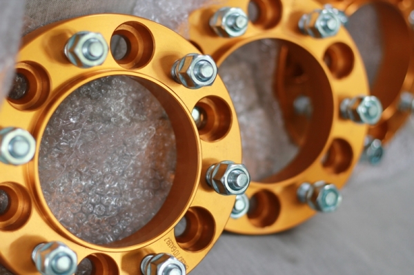 ขายสเปเซอร์อลูมิเนียมคุณภาพ นำเข้า สำหรับรถกระบะ SUV