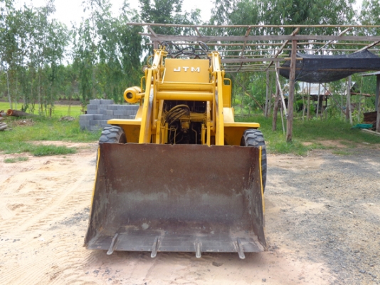 ขายรถตักล้อยาง