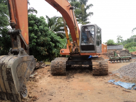 HITACHI EX 200-1 มีคลิปการทำงานให้ดูครับ