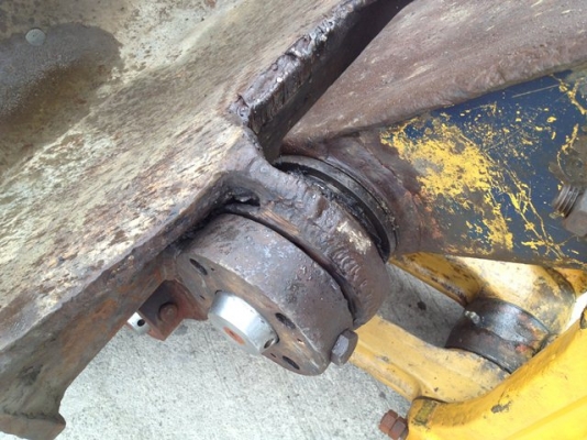 ขายรถขุดล้อยาง KOMATSU PW100-3 sn:3506  Yr.2000 สภาพดีครับใช้งานได้เลย  ราคาไม่สูงครับ โทรมานะ 085-9049669