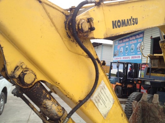 ขายรถขุดล้อยาง KOMATSU PW100-3 sn:3506  Yr.2000 สภาพดีครับใช้งานได้เลย  ราคาไม่สูงครับ โทรมานะ 085-9049669