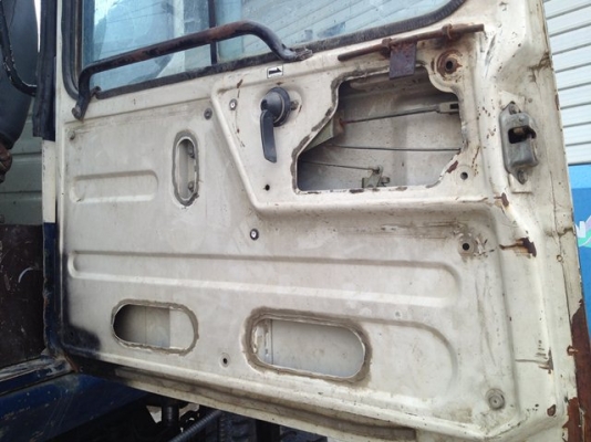 ขายรถขุดล้อยาง KOMATSU PW100-3 sn:3506  Yr.2000 สภาพดีครับใช้งานได้เลย  ราคาไม่สูงครับ โทรมานะ 085-9049669