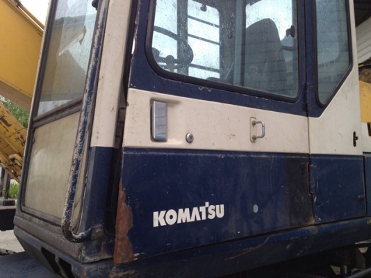 ขายรถขุดล้อยาง KOMATSU PW100-3 sn:3506  Yr.2000 สภาพดีครับใช้งานได้เลย  ราคาไม่สูงครับ โทรมานะ 085-9049669