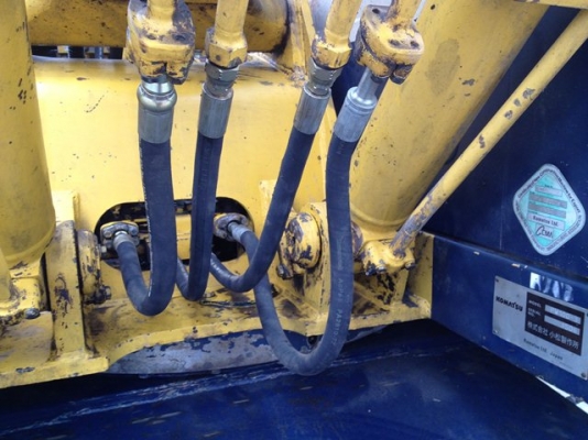 ขายรถขุดล้อยาง KOMATSU PW100-3 sn:3506  Yr.2000 สภาพดีครับใช้งานได้เลย  ราคาไม่สูงครับ โทรมานะ 085-9049669