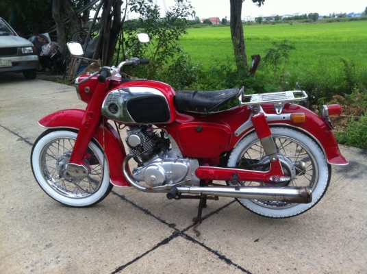 ขาย c92 แท้ๆ สวยๆ ทะเบียน เครื่องดี ของเดิมเยอะ ฝากระเป๋าเหล็ก สีสวย สตาทร์มือได้ 0918759329