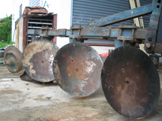 ขายผาน 3 ใส่รถไถฟอร์ดถูกๆชัวร์  (ลำพูน)