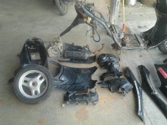 ขายเหมา อะไหล่รถป็อป Dio ZX af34 ตามรูป ราคาต่อรองได้ สนใจสอบถาม คุณพรเทพ โทร 0844573458