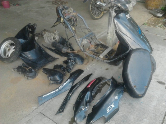 ขายเหมา อะไหล่รถป็อป Dio ZX af34 ตามรูป ราคาต่อรองได้ สนใจสอบถาม คุณพรเทพ โทร 0844573458