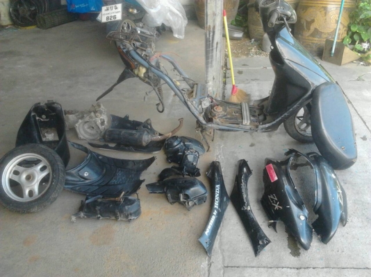 ขายเหมา อะไหล่รถป็อป Dio ZX af34 ตามรูป ราคาต่อรองได้ สนใจสอบถาม คุณพรเทพ โทร 0844573458