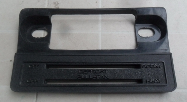 แผ่นปิดช่องวิทยุ datsun 620